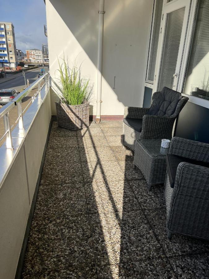 See-luen Apartment *